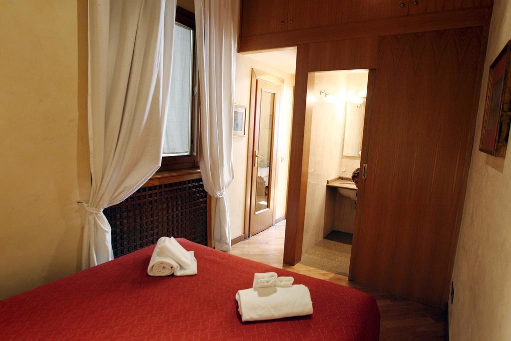 Domus Pellegrino Villa โรม ภายนอก รูปภาพ